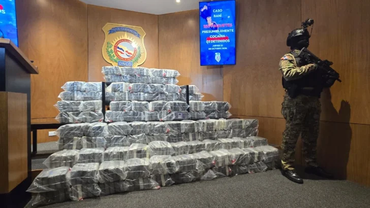 Decomisan 555 paquetes de presunta cocaína en Baní; DNCD investiga posibles implicados