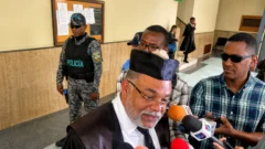 Abogado de Gregory Adames pide definir competencia del tribunal antes de las conclusiones