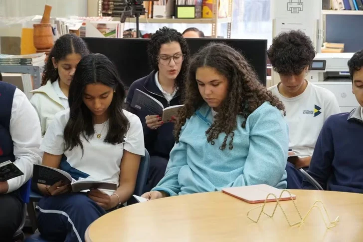 Honores a Salomé Ureña en el Día de la Poesía con lecturas en escuelas y colegios  