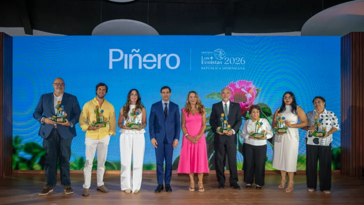 Piñero premia a empresas y comunicadores por sus iniciativas de sostenibilidad en RD