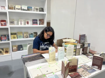 Mar Adentro, un encuentro de saberes en el centro de la Feria del Libro