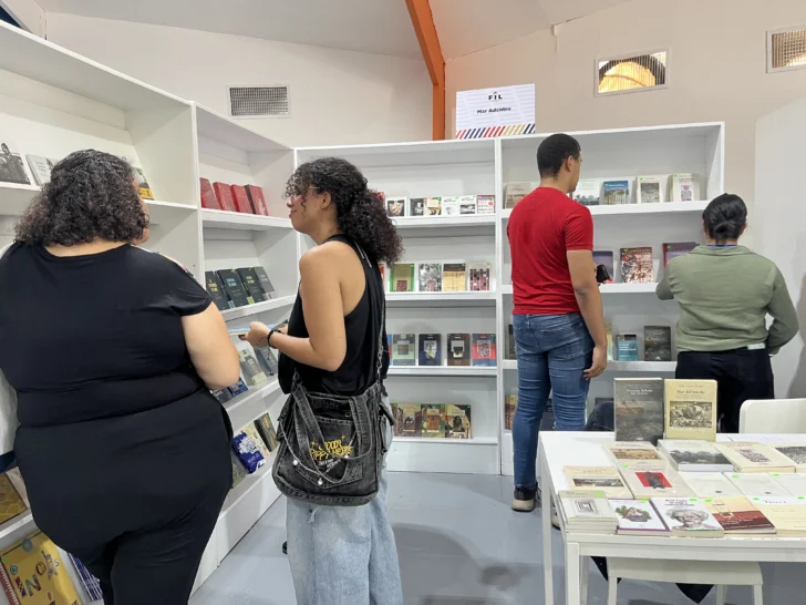 Mar Adentro, un encuentro de saberes en el centro de la Feria del Libro