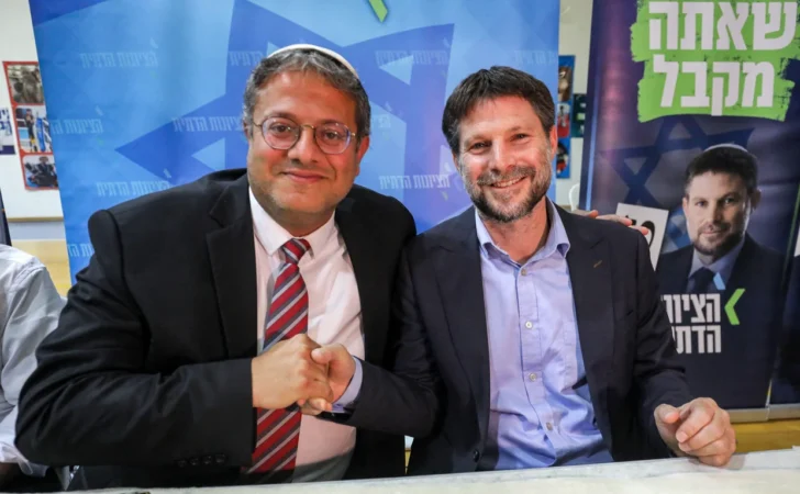 Itamar-Ben-Gvir-izquierda-legislador-de-extrema-derecha-israeli-y-actual-ministro-de-Seguridad-Nacional-y-Bezalel-Smotrich-728x450