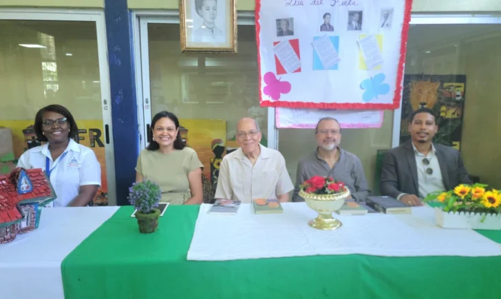 Honores a Salomé Ureña en el Día de la Poesía con lecturas en escuelas y colegios  