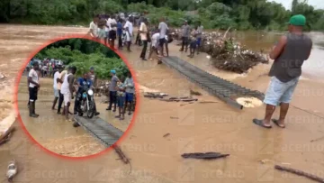 Colapsa puente provisional entre Don Juan y Yamasá por las lluvias; denuncian cobros de RD$200 para cruzar