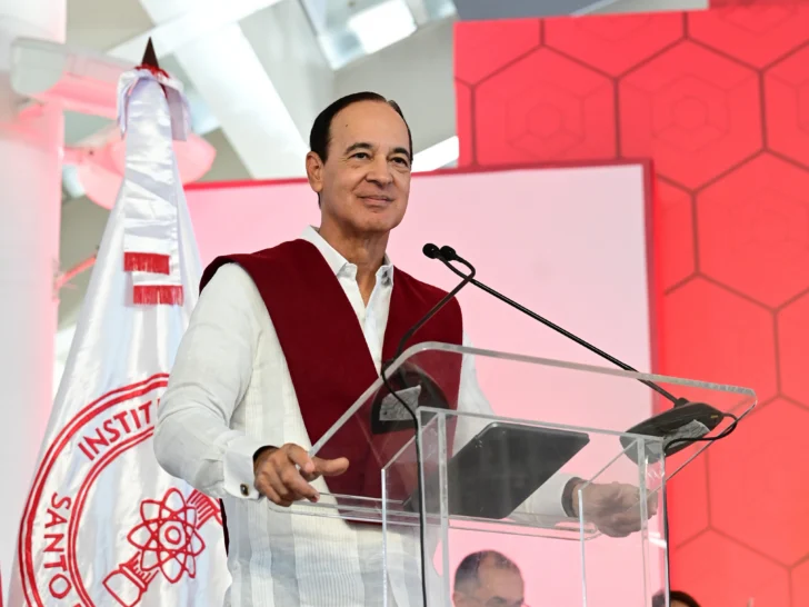 INTEC gradúa a 945 profesionales y rector los llama a “rediseñar” el mundo