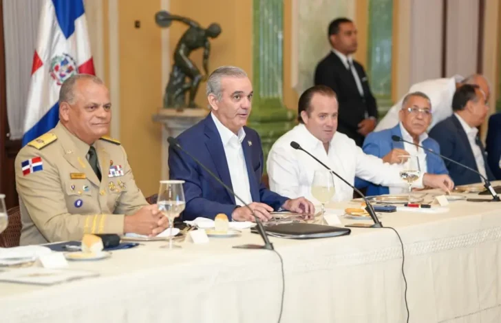 Reunion-en-Palacio-728x469