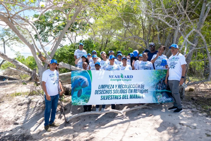 Seaboard realiza un operativo de recogida de desechos sólidos en el Santuario de Mamíferos Marinos de Manatí