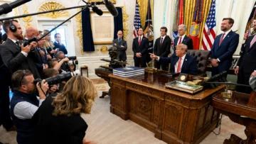 Trump encara a periodista británico: Trump encara a periodista británico: