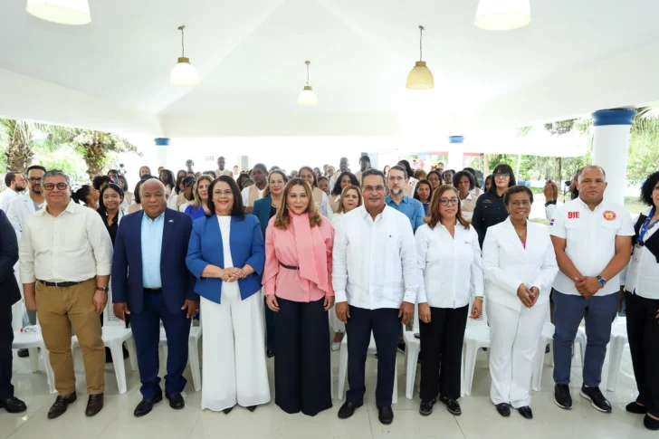 Supérate, Infotep y Fundación Rica gradúan a 518 personas en Villa Altagracia
