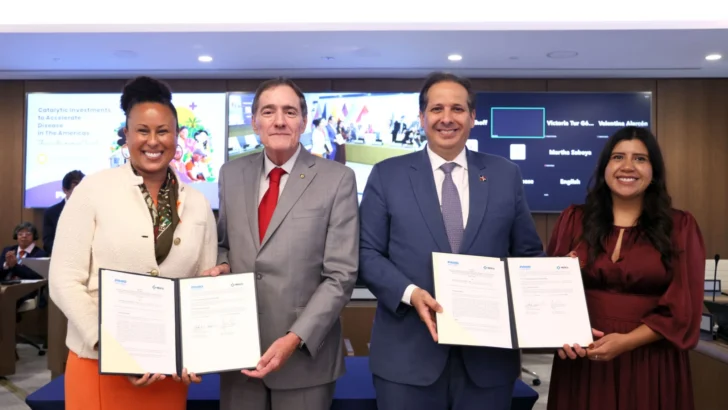 RD se une a programa para reducir muertes maternas y embarazos en adolescentes