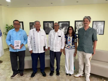 Elvira Lora: “Las memorias de Juan Bolívar Díaz son un texto transversal para enseñar periodismo”