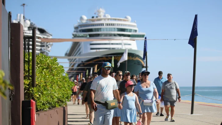 Puerto Plata recibe 17,491 pasajeros y tripulantes en tres cruceros, incluido el Disney Dream