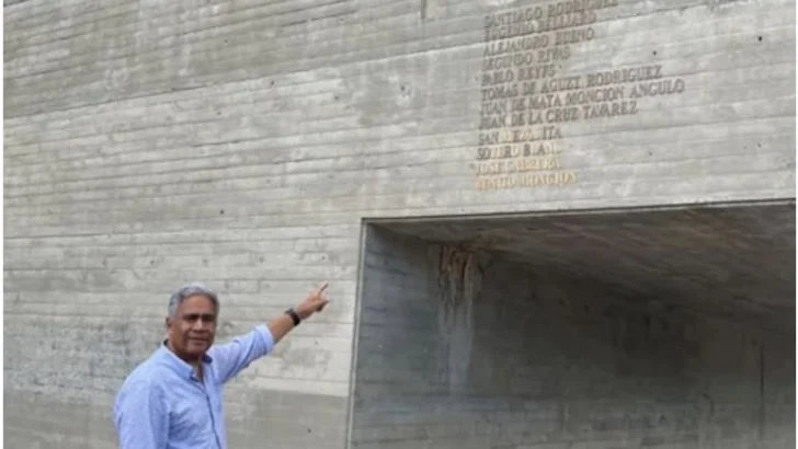 La frontera: una geografía que se mira a sí misma La frontera: una geografía que se mira a sí misma