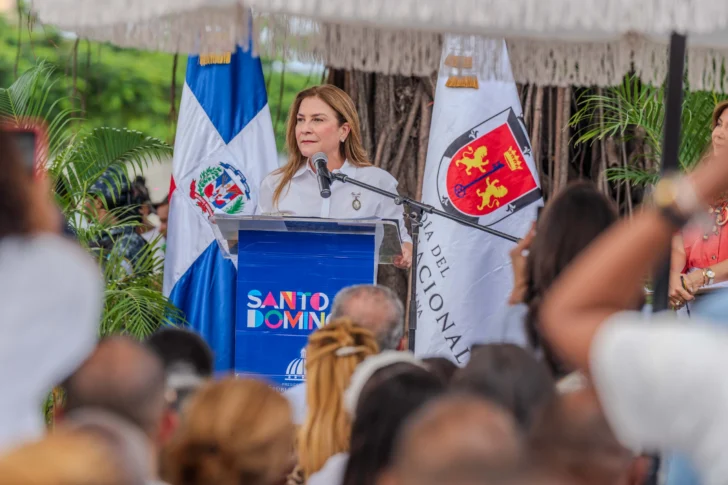 Carolina Mejía completa 231 parques y plazas entregados en la capital