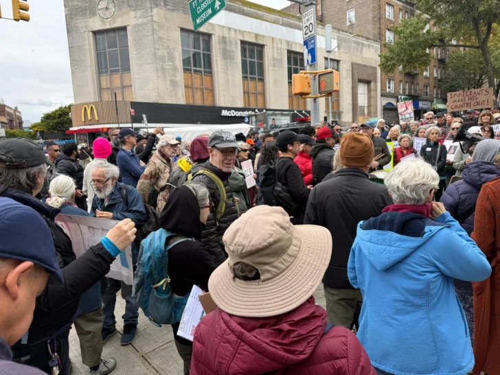 Protestan en Washington Heights contra operativos de ICE