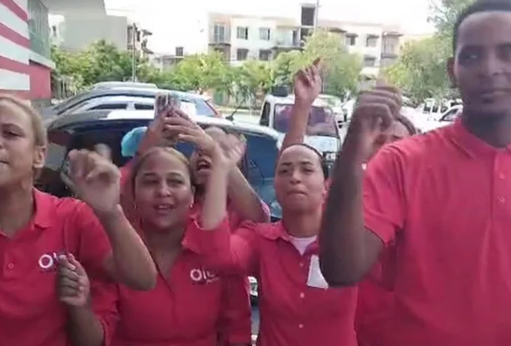 Trabajadores de Hipermercados Olé paralizan labores por bonificaciones; empresa afirma que pagó por encima de lo exigido por ley