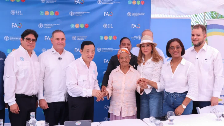 Director de la FAO destaca modelo de agricultura familiar de Supérate en Higüey