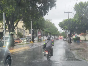 La respuesta de las autoridades ante las lluvias divide opiniones La respuesta de las autoridades ante las lluvias divide opiniones