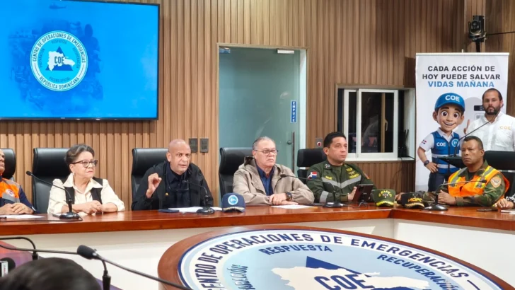 COE mantiene 12 provincias en alerta amarilla y 7 en verde por vaguada: persiste la alerta por inundación