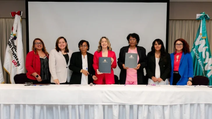 Mujeres dedican 16.4 horas semanales a cuidados no remunerados, frente a 9.6 de los hombres