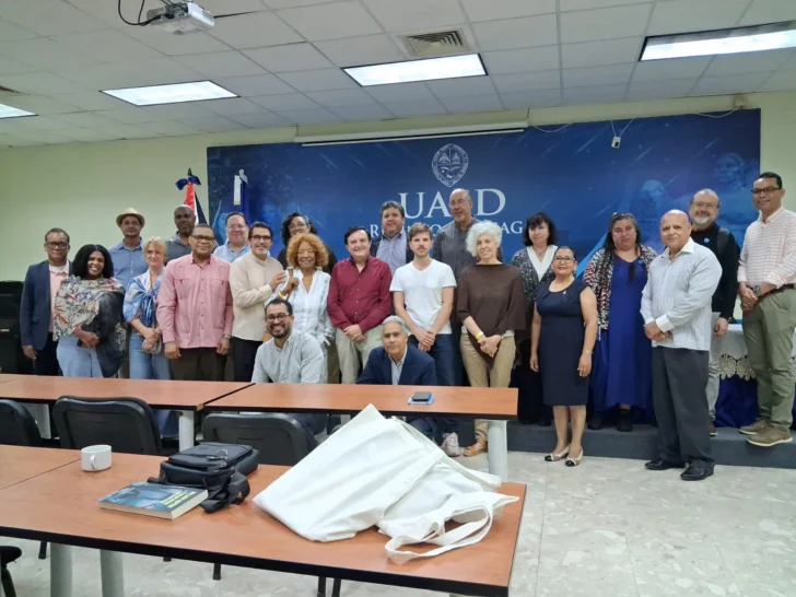 La XV Semana Internacional de la Poesía de Santo Domingo La XV Semana Internacional de la Poesía de Santo Domingo