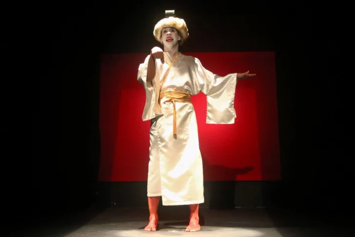 “Yo tengo mi muñeca”: la soledad en escena