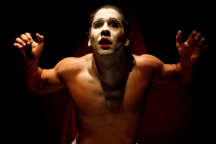 “Yo tengo mi muñeca”: la soledad en escena