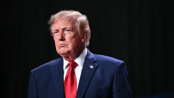 Trump anuncia un acuerdo con Putin para liberar miles de barriles de diésel ruso en el mercado mundial