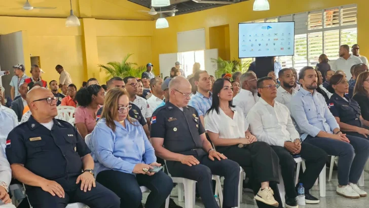 Inauguran programa especial para reforzar seguridad en Cienfuegos, Santiago Oeste