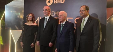 Luis Abinader llega al Teatro Nacional para el Premio Mujeres que Cambian el Mundo