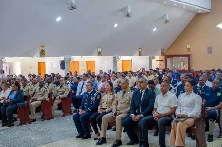 Policía Nacional celebra misa en honor a San Judas Tadeo en la Catedral Santa Cruz de Mao
