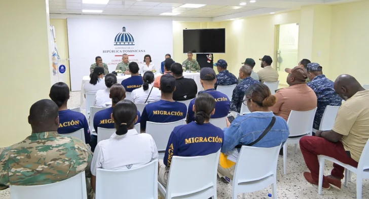 Director de Migración supervisa situación en Monte Plata y anuncia oficina provincial Director de Migración supervisa situación en Monte Plata y anuncia oficina provincial