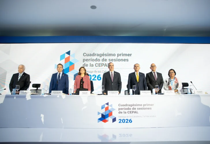 Abinader llama a mayor cooperación regional y a un crecimiento que llegue a los hogares