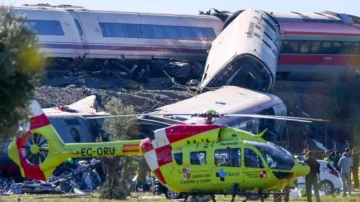 Al menos 30 muertos y decenas de heridos en un choque de trenes de alta velocidad en España  