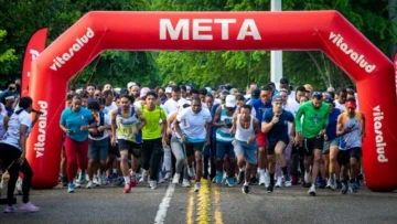 Más de 450 personas participan en carrera 7K por la salud mental en Santiago