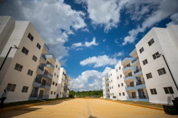 Banreservas financia 197 apartamentos de los 224 entregados por Abinader en Laderas del Este