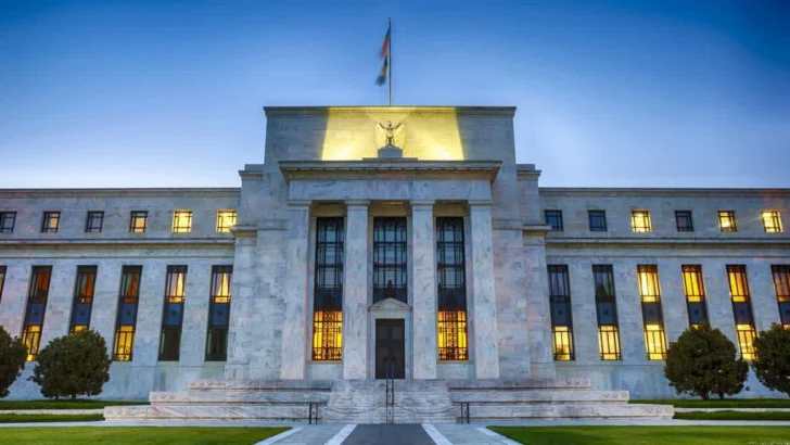 Reserva Federal mantiene sin cambios los tipos entre el 3.75 % y el 4 %