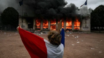 Las numerosas preguntas que siguen abiertas en Francia tras el 'fin de semana de furia' y por qué se temen más protestas Las numerosas preguntas que siguen abiertas en Francia tras el 'fin de semana de furia' y por qué se temen más protestas