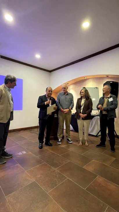 Trayectoria filosófica de Andrés Merejo recibe reconocimiento en Guatemala