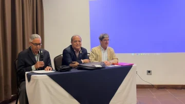 Trayectoria filosófica de Andrés Merejo recibe reconocimiento en Guatemala