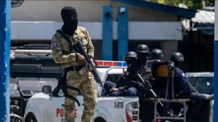 Ofensiva contra 400 Mawozo eleva tensión en la frontera entre Haití y la República Dominicana Ofensiva contra 400 Mawozo eleva tensión en la frontera entre Haití y la República Dominicana
