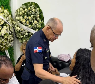 Director de la Policía acompaña a familiares de sargento fallecido en Santiago