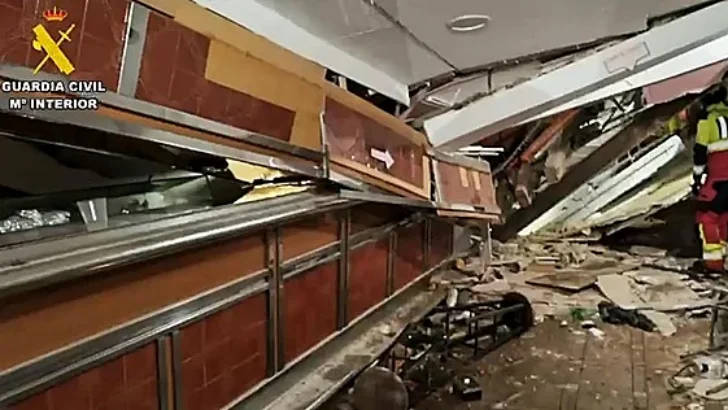 Derrumbe de un bar en España deja 12 heridos, seis trasladados a un hospital